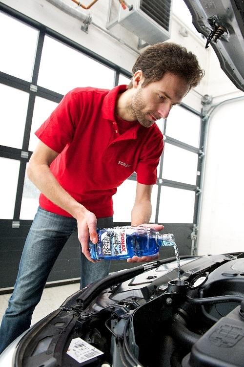 SONAX 03325410  AntiFrost&KlarSicht gebrauchsfertig bis -20�C 2 Liter